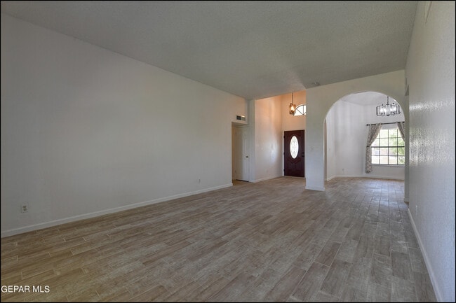 Building Photo - 829 Dulce Tierra Dr