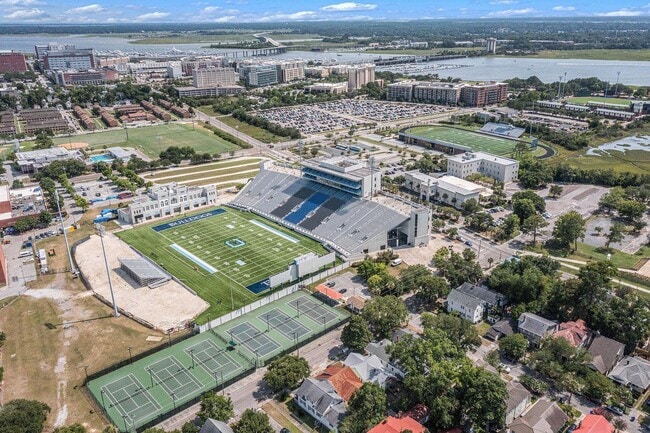 Building Photo - 292 Congress St