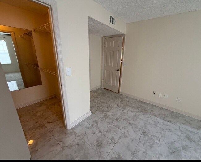 Building Photo - Prime Orlando Location!