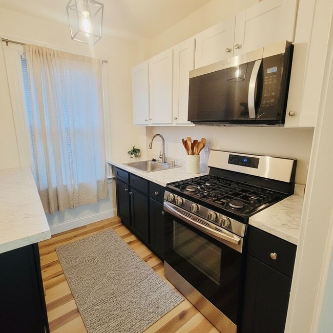 Building Photo - 19 Vale St