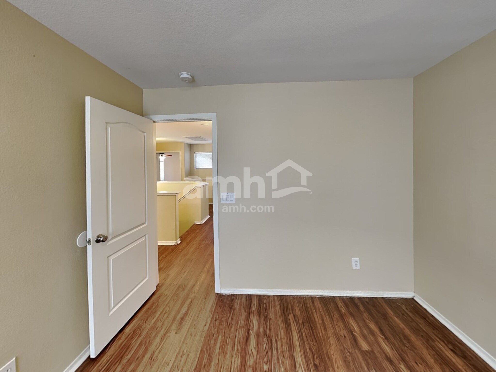Building Photo - 12883 W Cambridge Ave