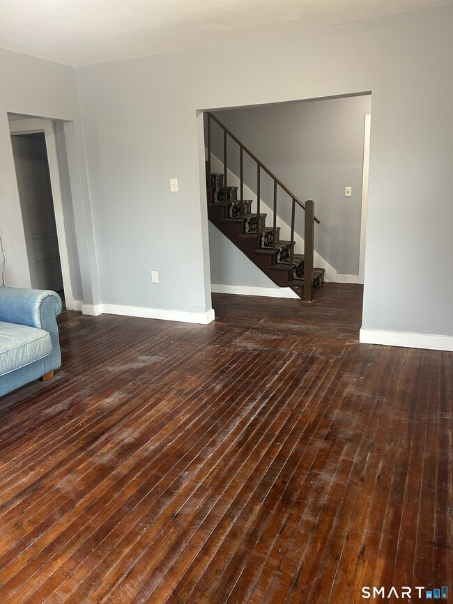 Building Photo - 162 Pinney Hill Rd