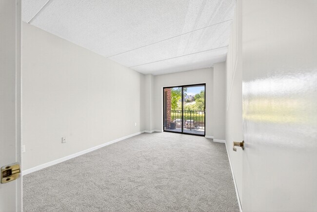 Building Photo - 14 Heron St