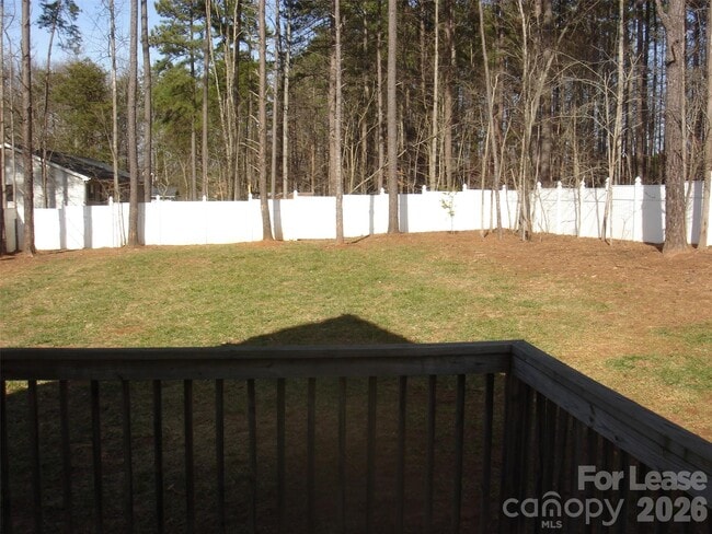 Building Photo - 208 Chuckwood Rd