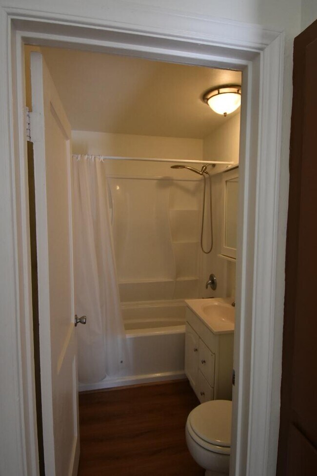 Building Photo - 1817 Birch St