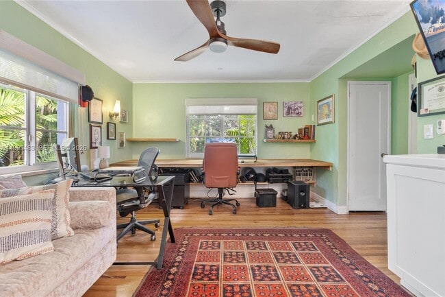 Building Photo - 9636 NE 5th Avenue Rd