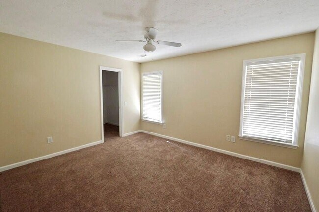 Building Photo - 5555 Cannonero Dr