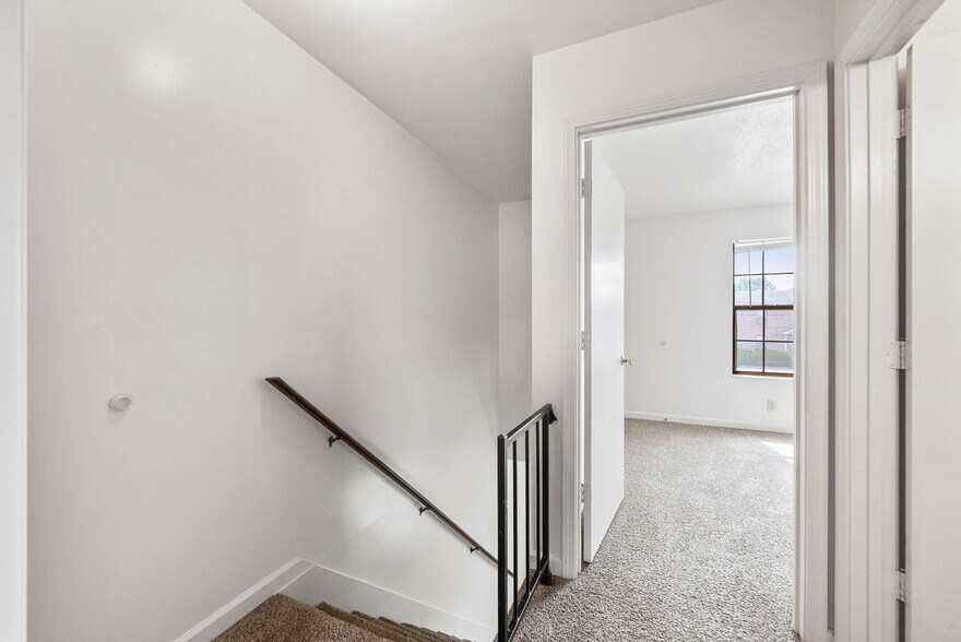 Building Photo - 273 Northridge Dr