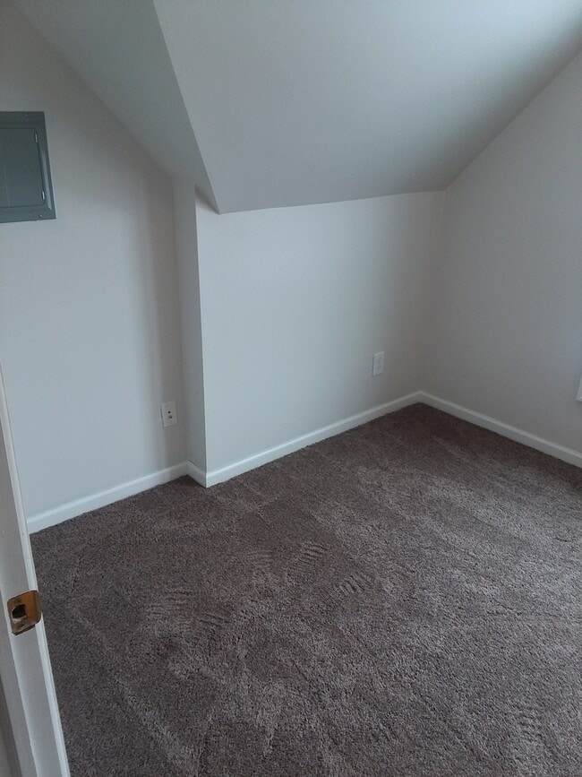Building Photo - 2214 N Holton St