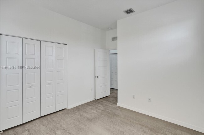 Building Photo - 643 NE 191st Terrace