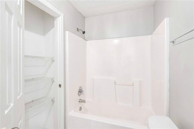 Building Photo - 588 Elle's Wy