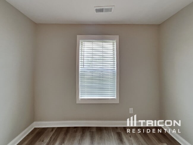 Building Photo - 2448 Andersonville Dr