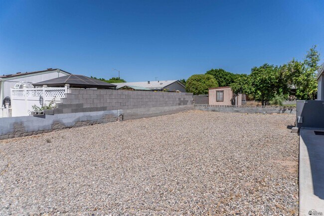 Building Photo - 10772 S Williams Ave