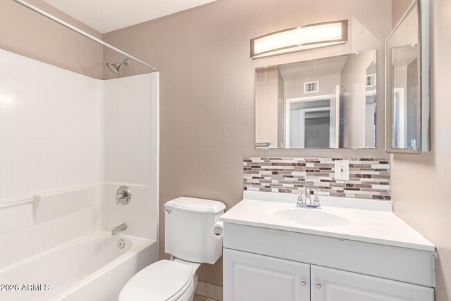 Building Photo - 1887 E Palmcroft Dr