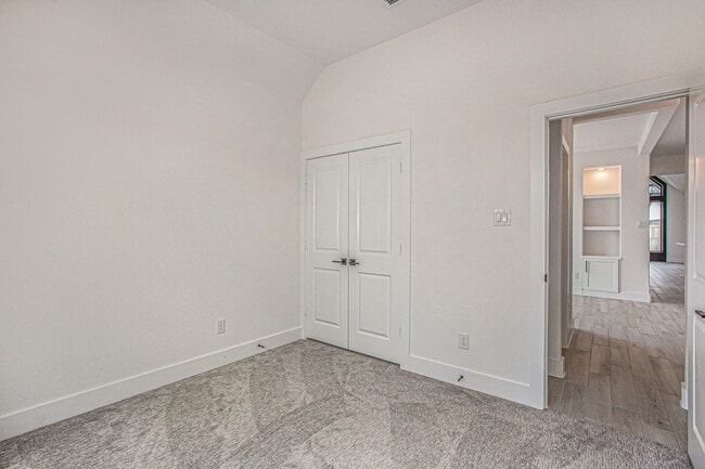 Building Photo - 15018 Bonham Shore Dr