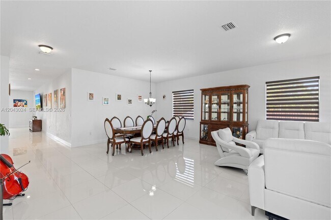 Building Photo - 21365 SW 177th Ave