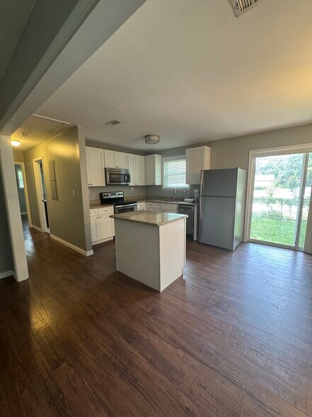 Building Photo - 97300 Laffites Way