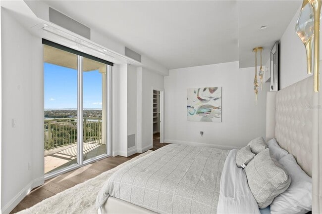 Building Photo - 450 Knights Run Ave