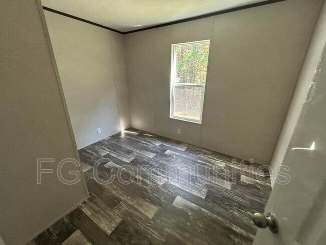 Building Photo - 305 Milo Dr