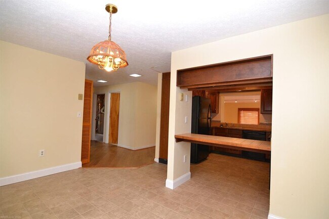 Building Photo - 1812 Gardenspring Dr