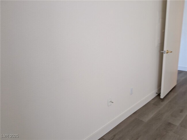 Building Photo - 7255 W Sunset Rd