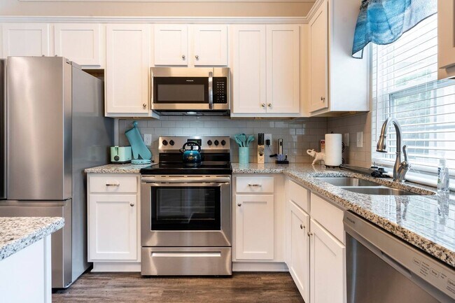 Building Photo - 4357 Azalea Dr