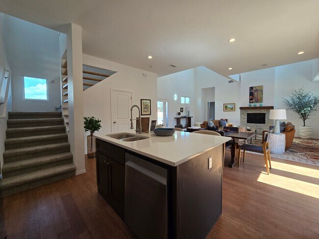 Building Photo - 2822 Camino Mendoza