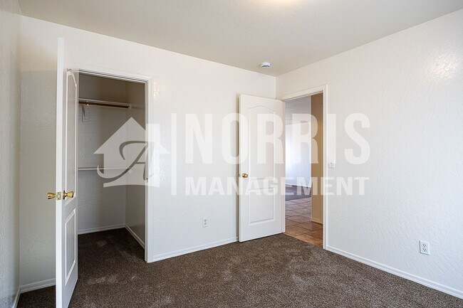 Building Photo - 10179 W Durango Cir