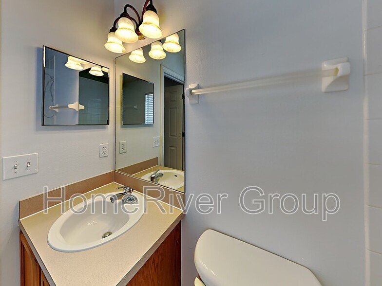 Building Photo - 1224 Charlesworth Dr