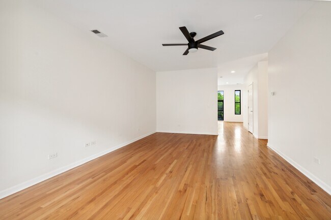 Building Photo - 1816 N Spaulding Ave