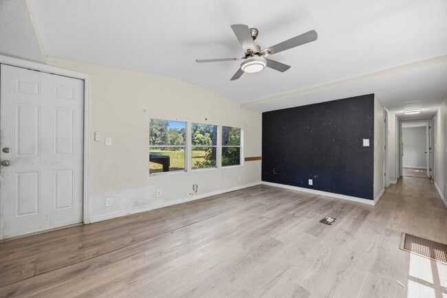 Building Photo - 6437 Spinner Dr