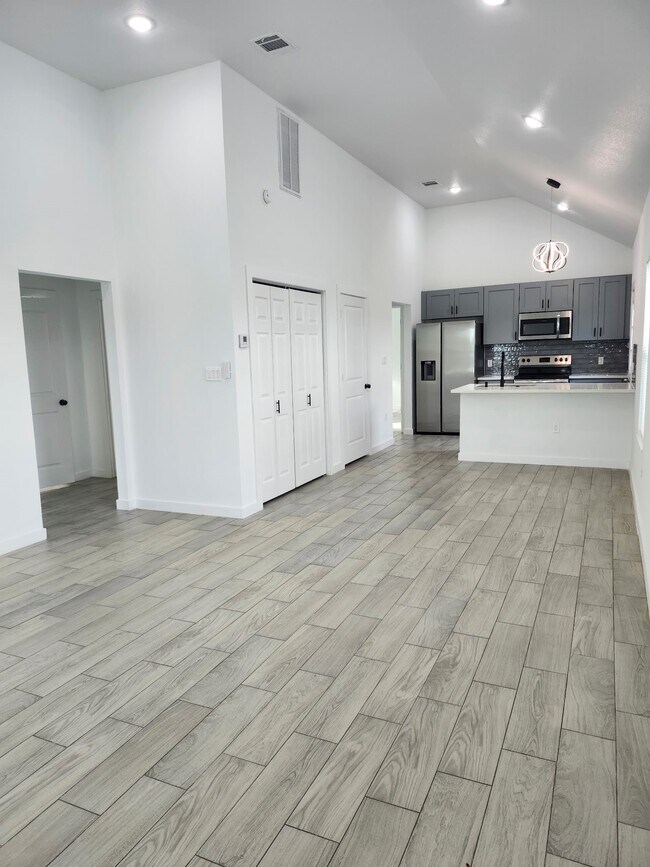 Building Photo - 1418 Rd 5607