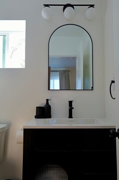 Building Photo - 5106 Cimarron St