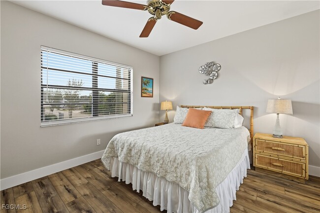 Building Photo - 1925 Clifford St