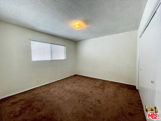 Building Photo - 11727 Mayfield Ave