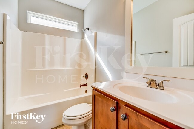 Building Photo - 285 Hathaway Ln