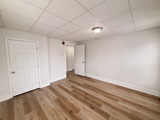 Building Photo - 659 Chestnut St