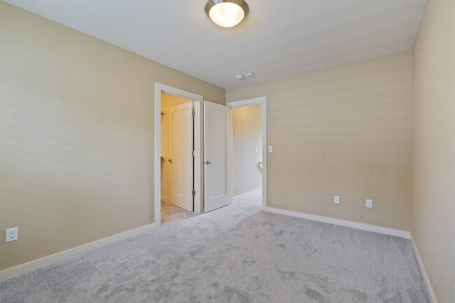 Building Photo - Beautiful 3-bdrm/2.5-bath in Beaumont-Wils...