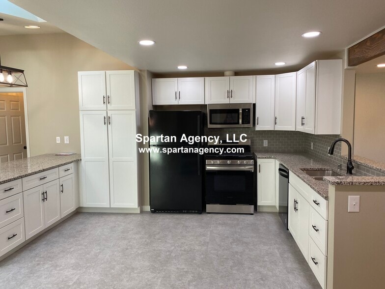 Building Photo - 1305 23rd St NW