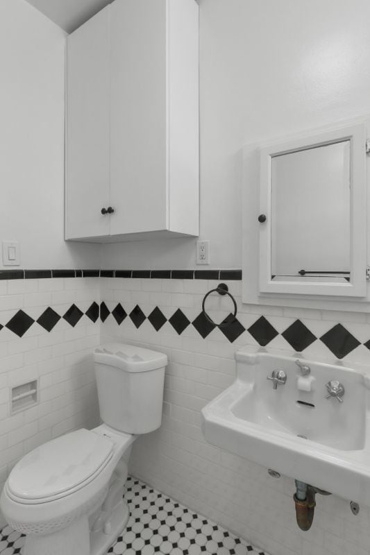 Building Photo - 6282 Commodore Sloat Dr