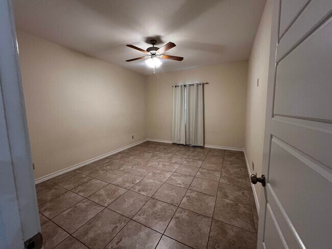 Building Photo - 5703 Moses Lp