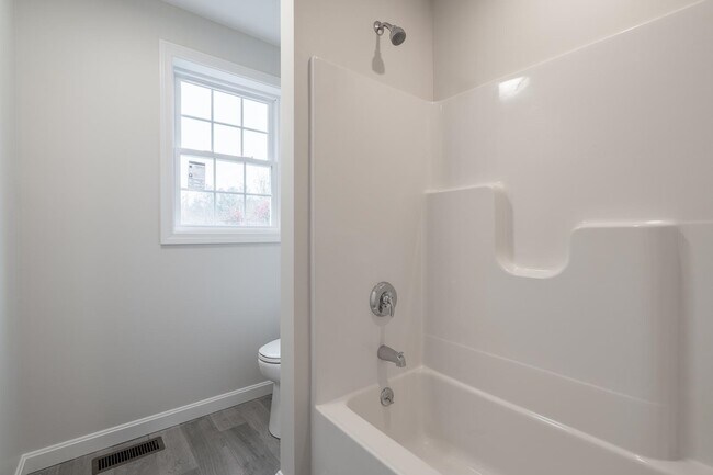 Building Photo - 86 Reservoir Dr