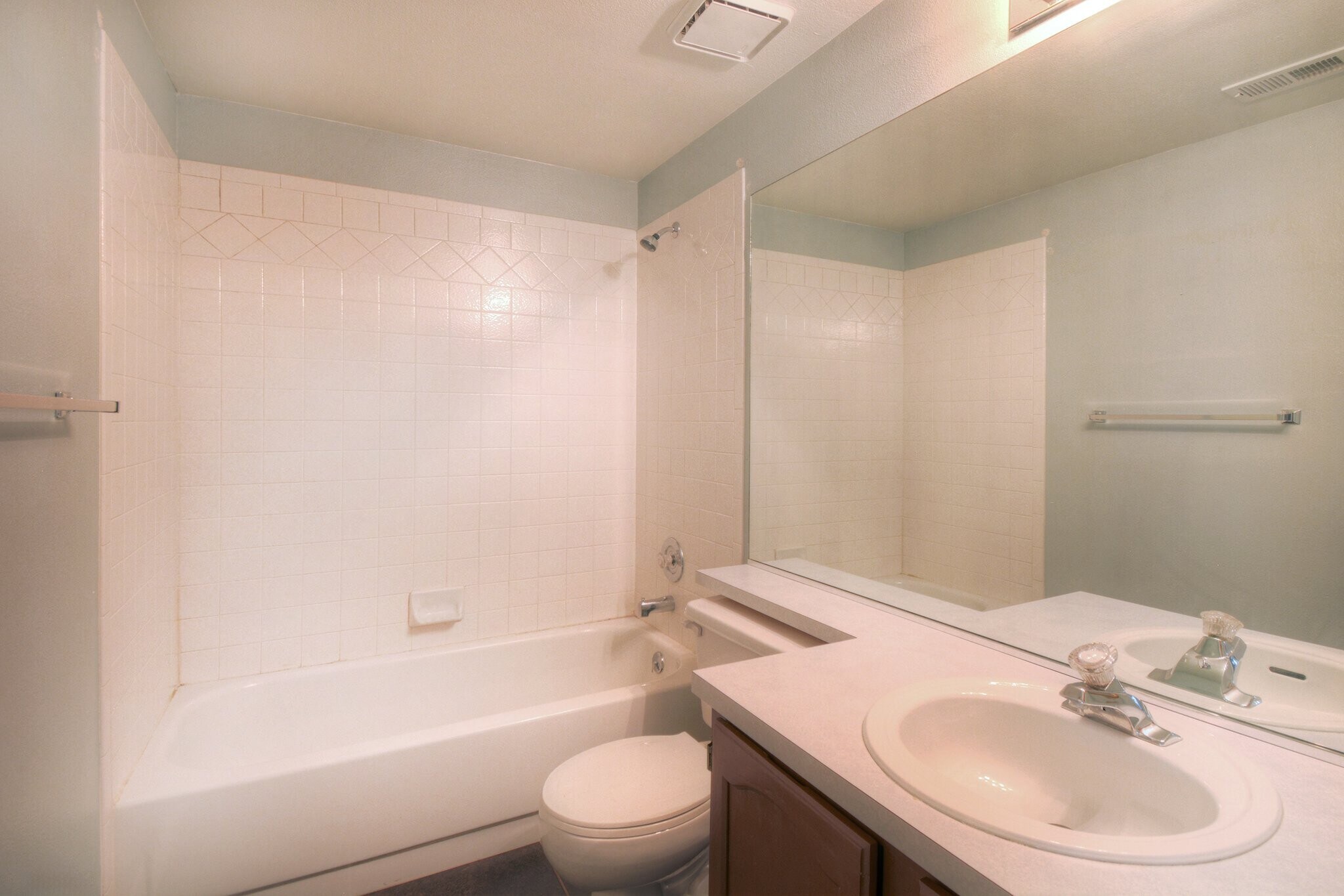 Building Photo - 1276 Canoe Creek Dr N