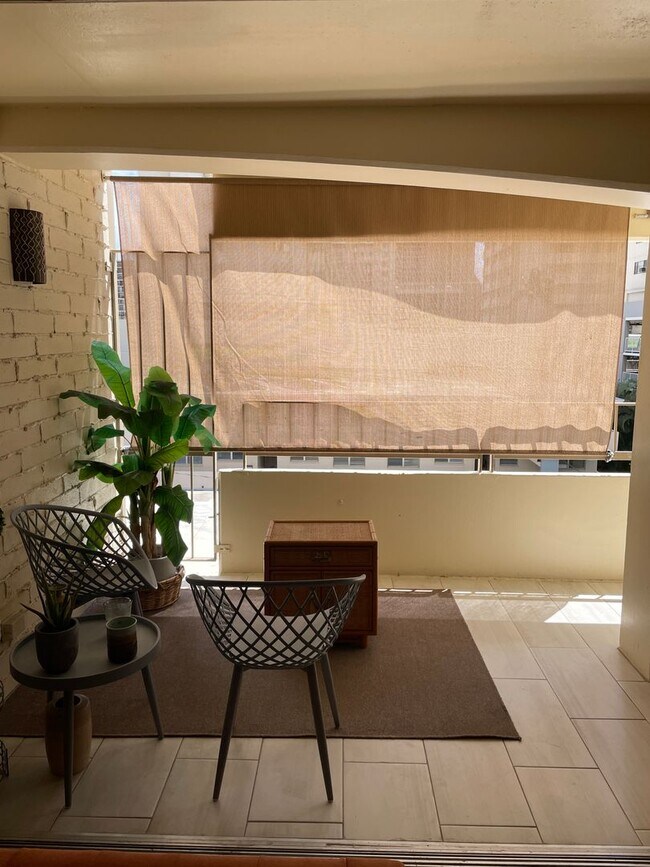 Governor Cleghorn Waikiki 2/1/1 2,900 225 Kaiulani Ave