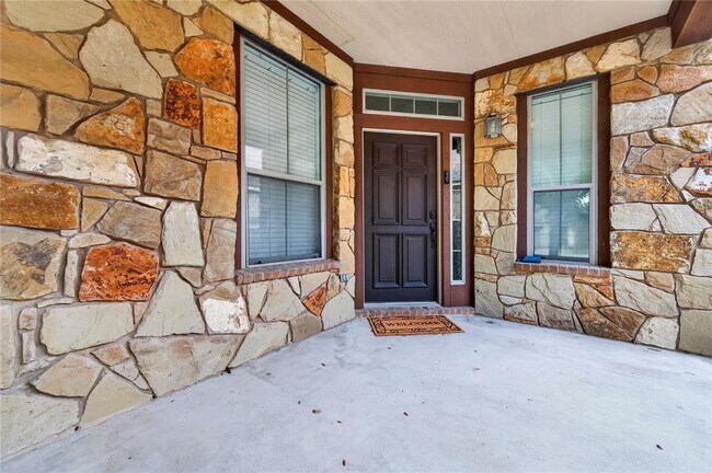 Building Photo - 112 Latitude Ln