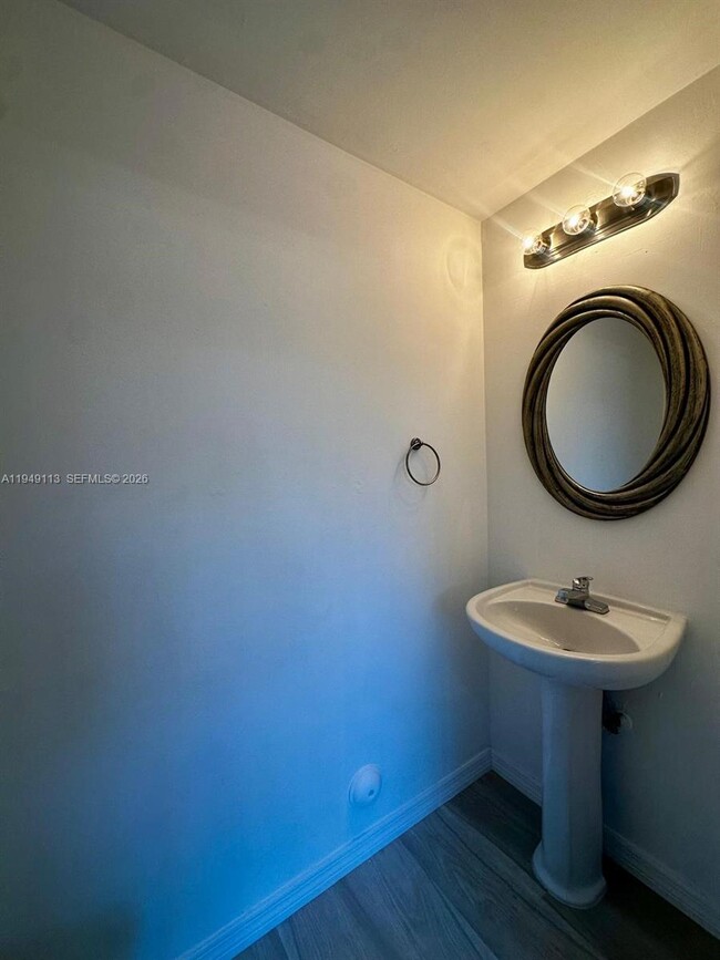 Building Photo - 15205 SW 30th Terrace