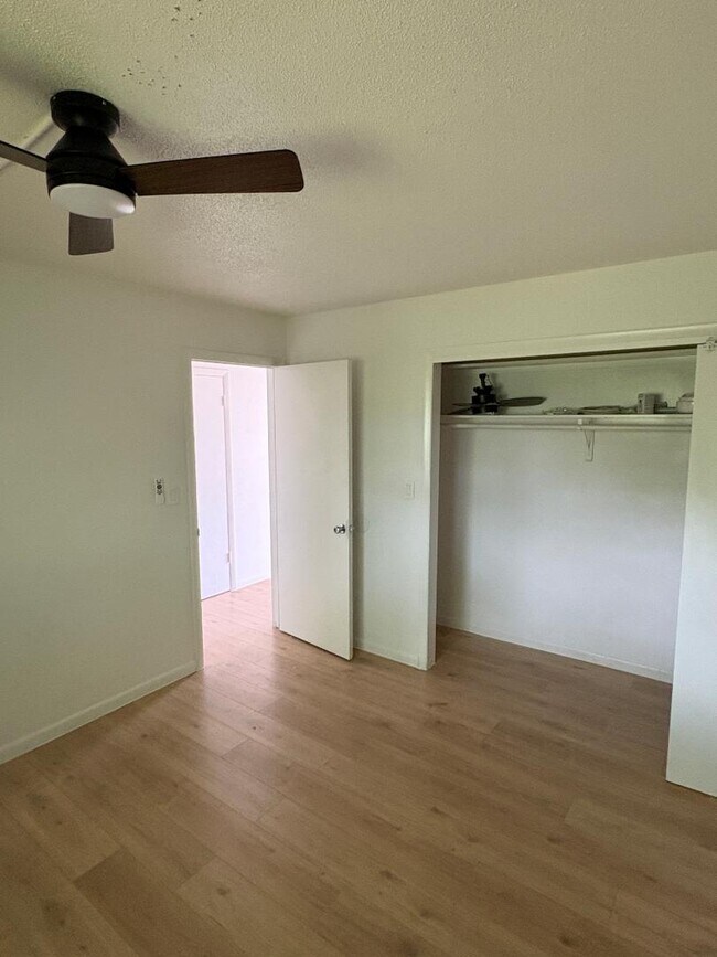 Building Photo - 1406 Barton Rd