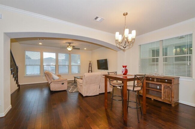 Building Photo - 10014 Spring Shadows Park Cir