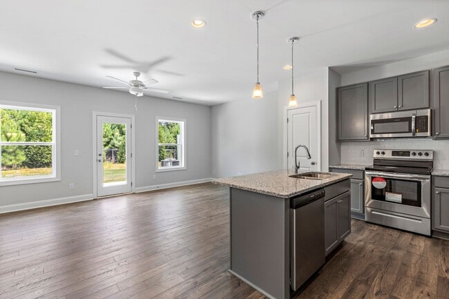 Building Photo - 416 Barrington Row Ave