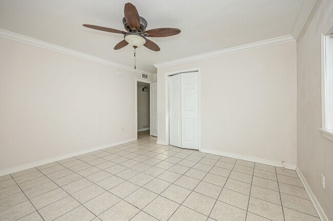 Building Photo - 3 Bed 2 Bath home in Pascagoula near the beach.